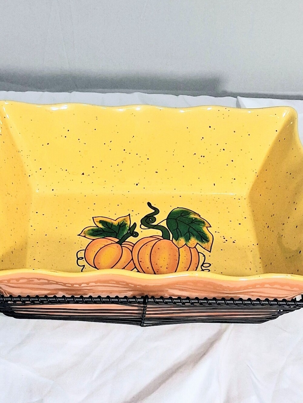 10" X 7" X 3" Vanson Heavy Ceramic Halloween Pumpkin Baking Dish W/Wire Basket